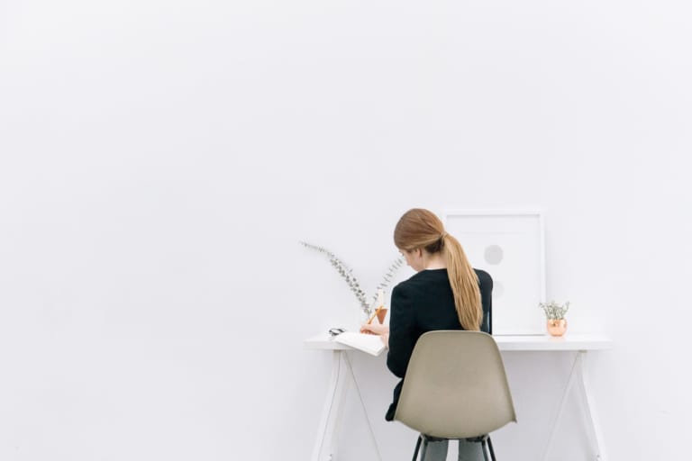 部屋が汚い人、部屋を片付けられない人の心理と特徴…病気が原因の場合も